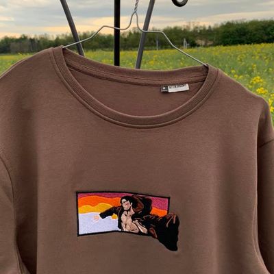 Pull col rond marron - design brodé